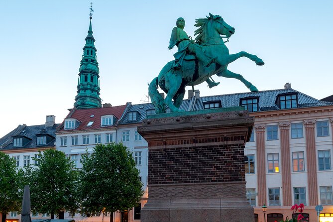 2-Hour Walking Introduction to Copenhagen and its Main Sights - The guides make the biggest difference