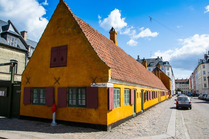 3h walking tour, small group max 10 people Copenhagen - Christiansborg Palace and the machinery of government