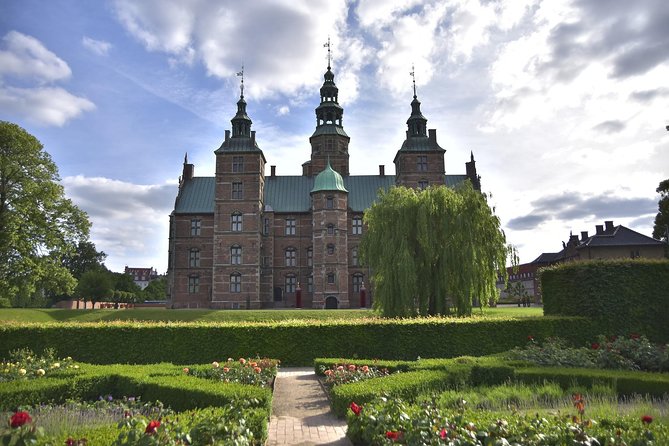 3h walking tour, small group max 10 people Copenhagen - Copenhagen Cathedral and Tivoli from the outside