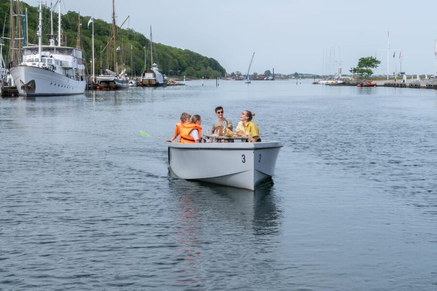 Aarhus: 1 or 1,5 Hour Boat Rental - No License Required - Bringing food, drinks, and the right attitude