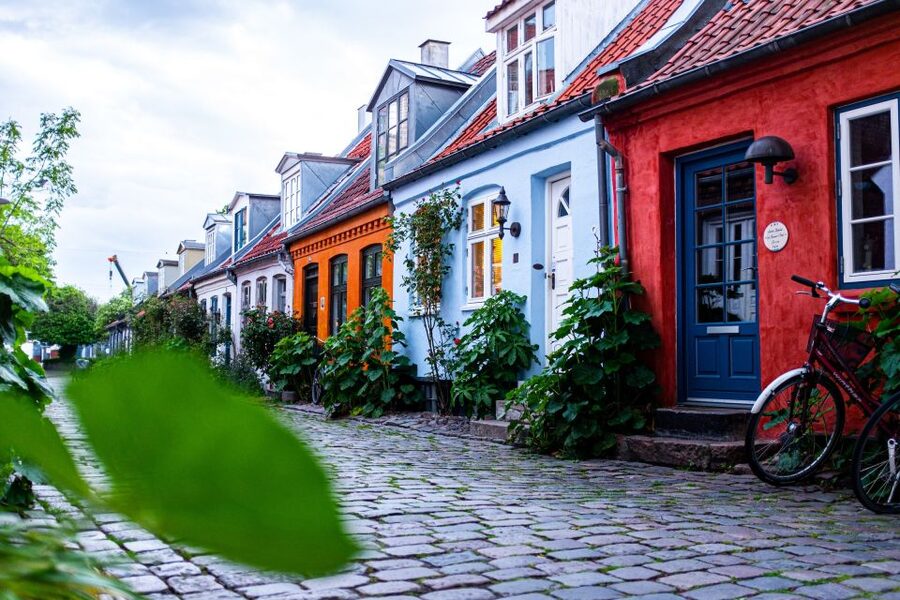Aarhus: Insta-Perfect Walk with a Local - Møllestien and smaller-scale street scenes