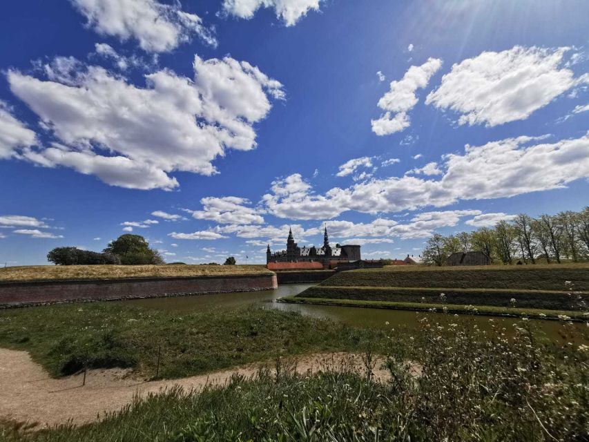 Castles: Kronborg (Hamlet) & Frederiksborg - Guides who make the history easier to follow