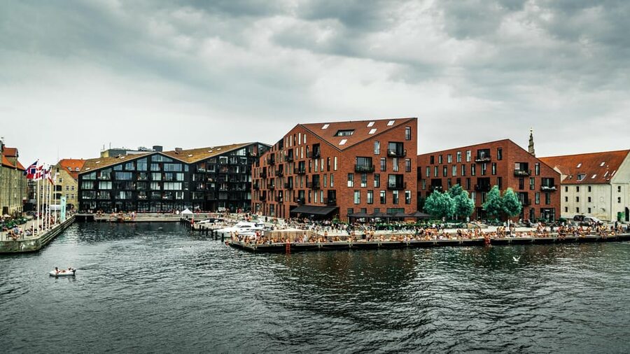 Copenhagen: 1.5-hour Private Walking Tour of Christianshavn - Christianshavn’s planned beginnings and narrow houses