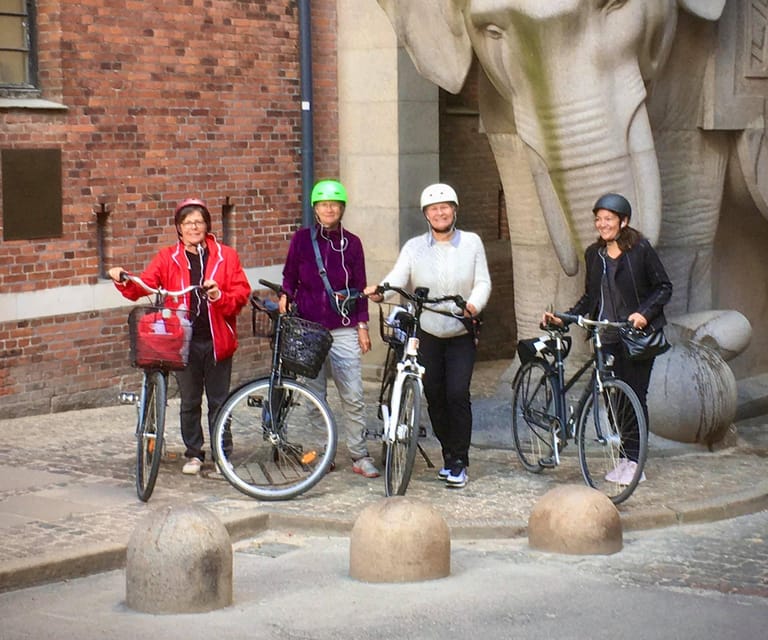 Copenhagen: 2,5-Hour 'Must See' Bike Tour with a Local Guide - City Hall to Christiansborg: Copenhagen’s civic and royal heart
