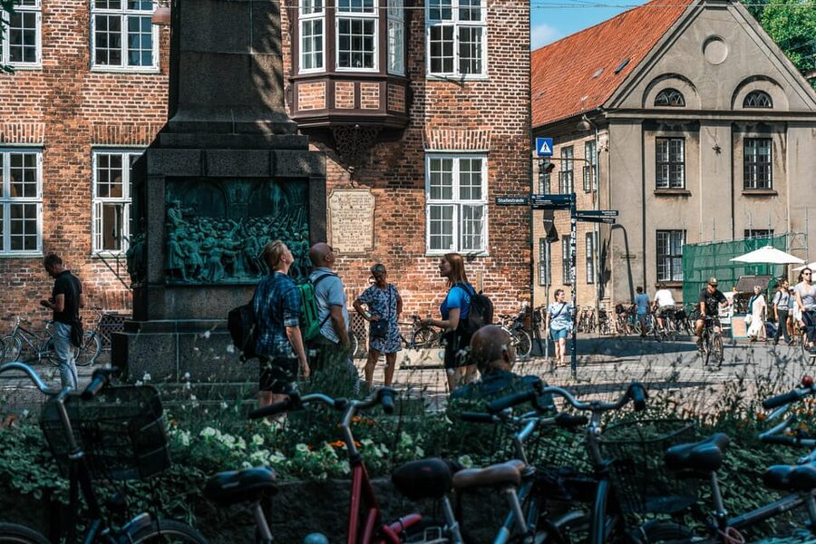 Copenhagen: 2-hour Old Town Private Walking Tour - Handmade candy and a welcome sugar break