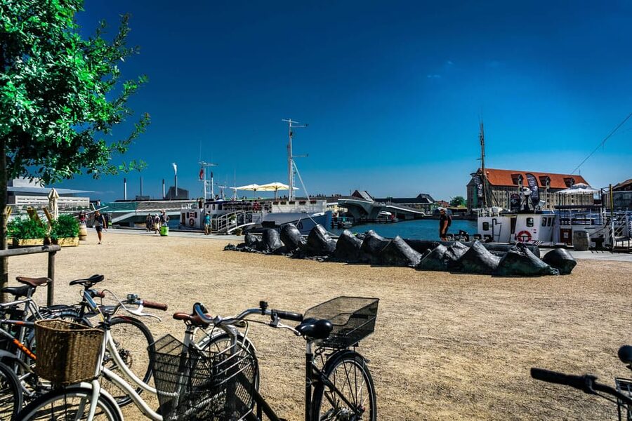 Copenhagen: 3-hour Private Guided Bike Tour - A 20-minute café pause for coffee and a snack
