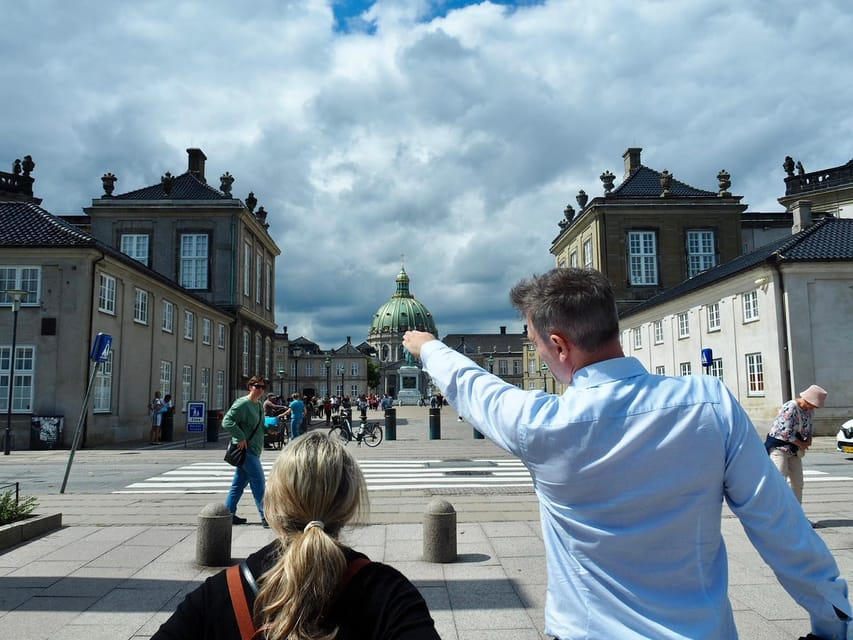 Copenhagen: A guided walk for first-timers in the city - Amalienborg and the end of the route