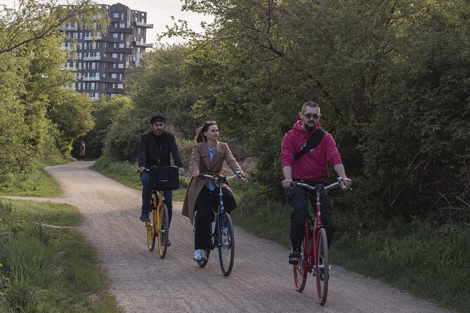 Copenhagen Architecture and Sustainability Tour with local Guide - Enghave Park and Absalon: public space that serves a purpose