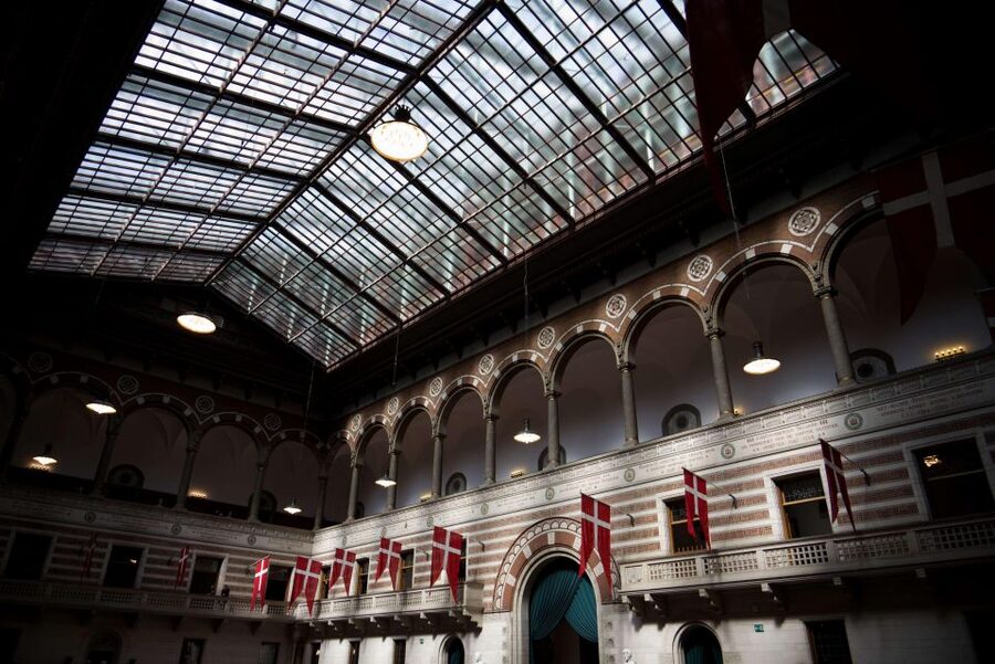 Copenhagen: Canal Boat Cruise & Old Town/Nyhavn Walking Tour - Should You Book It?