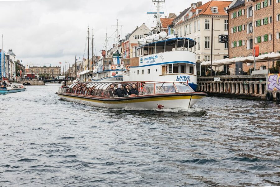 Copenhagen: Canal Cruise with Guide - The Playhouse and Opera House along the harbor