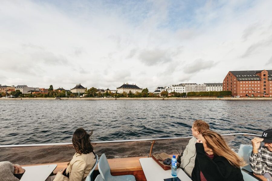 Copenhagen: Canal Cruise with Guide - Amalienborg Palace and the royal waterfront