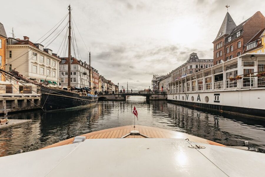 Copenhagen: Canal Cruise with Guide - The Royal Library and Slotsholmen