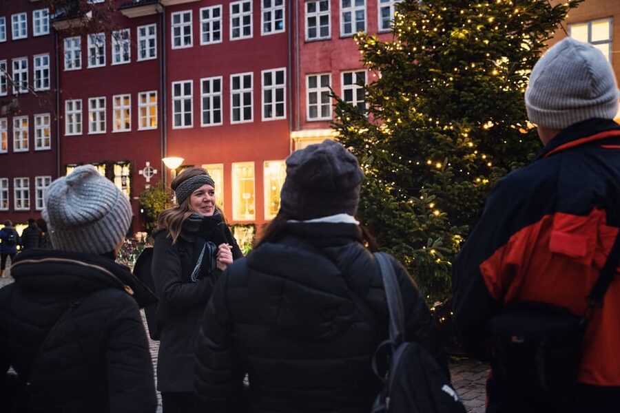 Copenhagen: Christmas Walking Tour with Treats and Drinks - Key points to know before booking