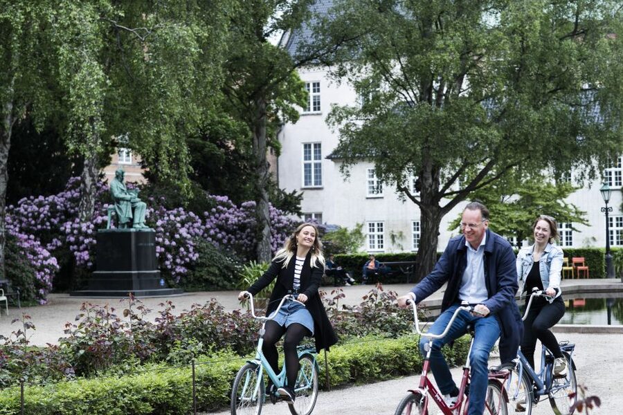 Copenhagen: City Highlights Guided Bike Tour - Nyhavn, colorful facades, and easy photo stops