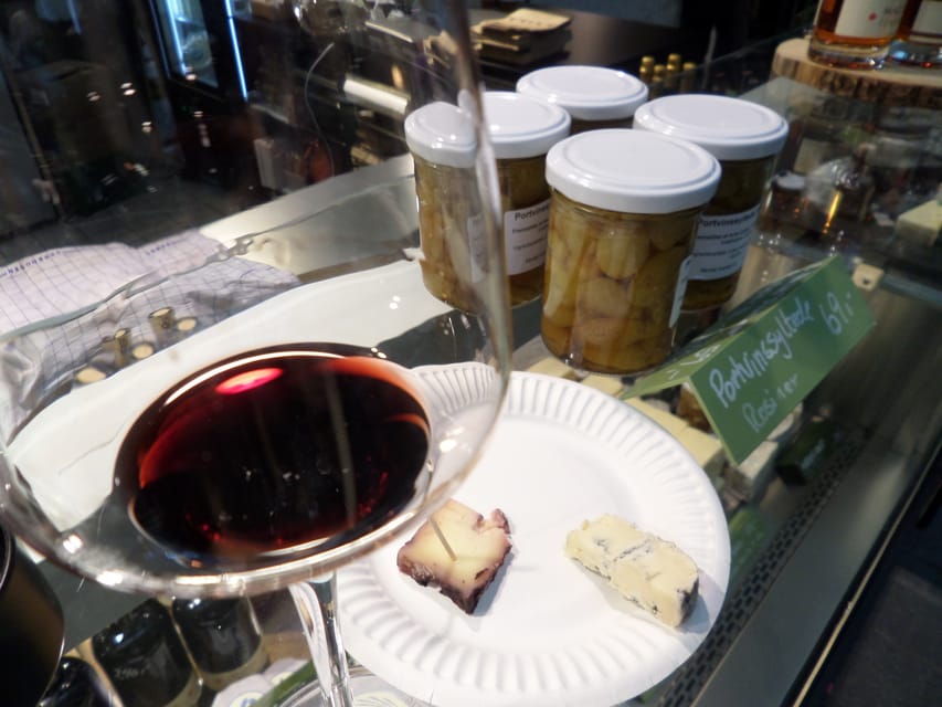 Copenhagen: Evening Gourmet Walk with Food & Drinks Tasting - Practical details to know before you book