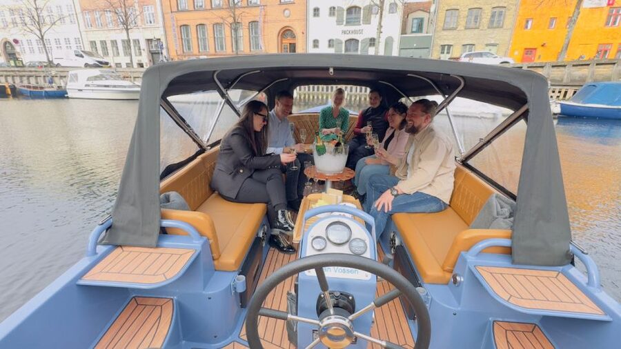 Copenhagen: Guided Canal Tour by Electric Boat - Old buildings, new waterfront, and changing views