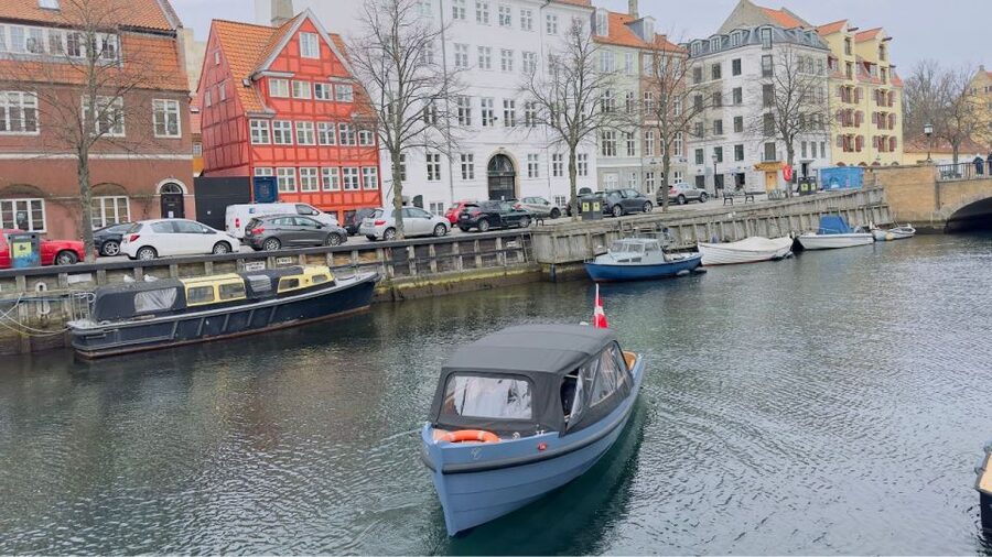 Copenhagen: Guided Canal Tour by Electric Boat - Why the small boat changes the experience
