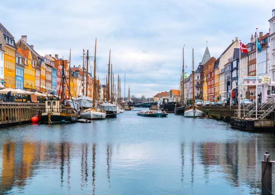 Copenhagen: Guided City Highlights Tour - Christiansborg Palace and Denmark’s political center