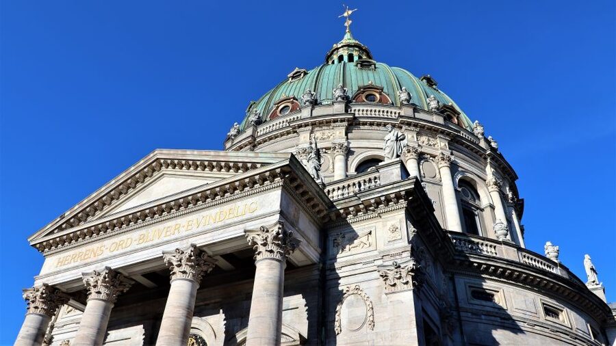 Copenhagen: Guided Walking Tour in French - The Playhouse and the Route Toward Amalienborg