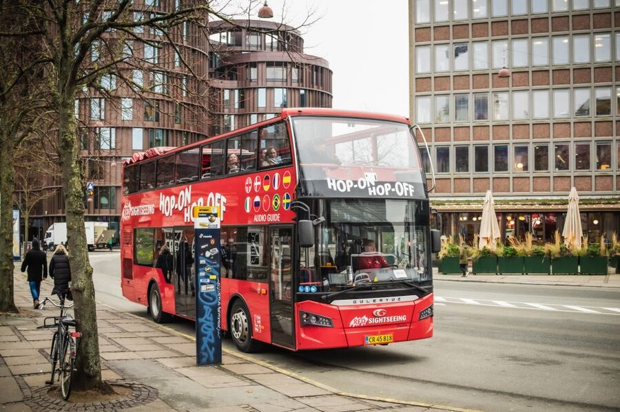 Copenhagen: Hop-On Hop-Off Bus Tour with Boat Tour Option - The canal cruise changes the view
