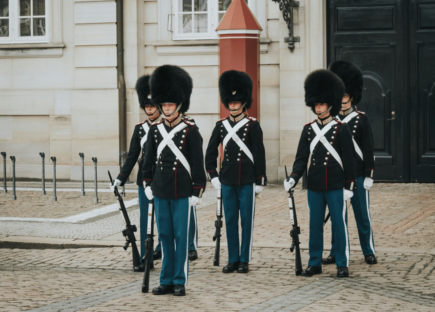 Copenhagen: Hygge & Highlights Walking Tour with Local Guide - King’s Garden and Rosenborg Castle