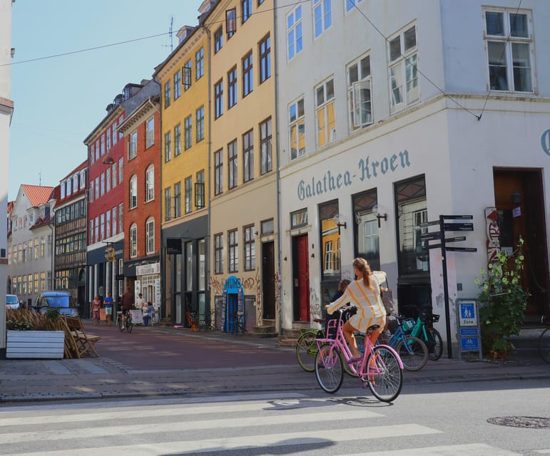 Copenhagen: Hygge & Highlights Walking Tour with Local Guide - Who should take this walk?