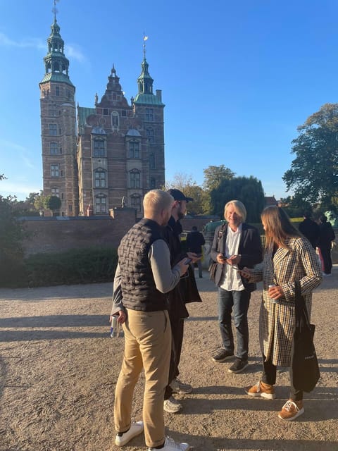 Copenhagen: King's Garden Outdoor Escape Room Game - Smartphone puzzles, including the weak spot