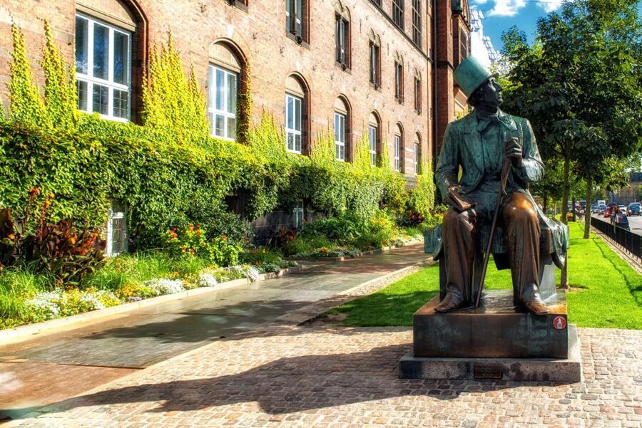 Copenhagen: Old Town and Nyhavn Private Family Tour - Copenhagen Cathedral and the Round Tower