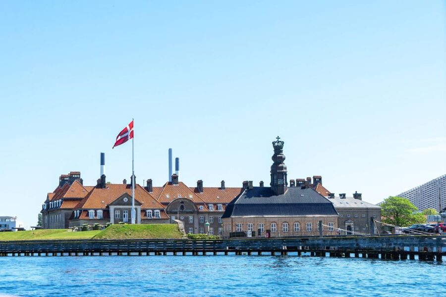 Copenhagen: Old Town and Nyhavn Private Family Tour - King’s Garden and King’s New Square
