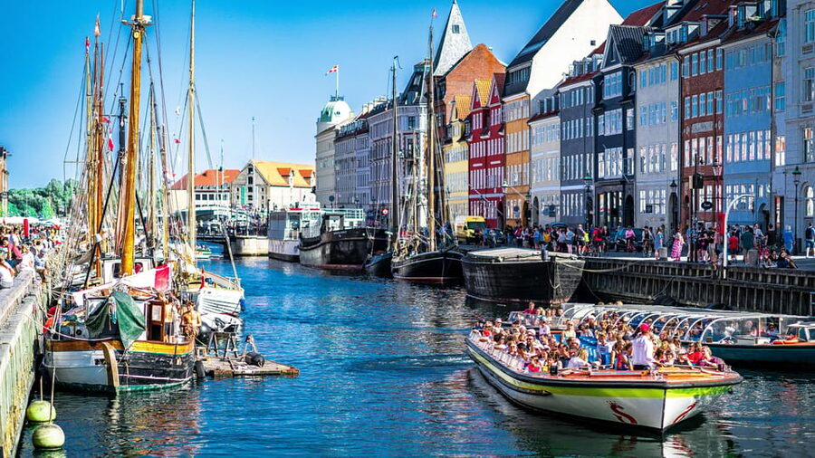 Copenhagen: Private Walking Tour - Starting at Højbro Plads with Bishop Absalon