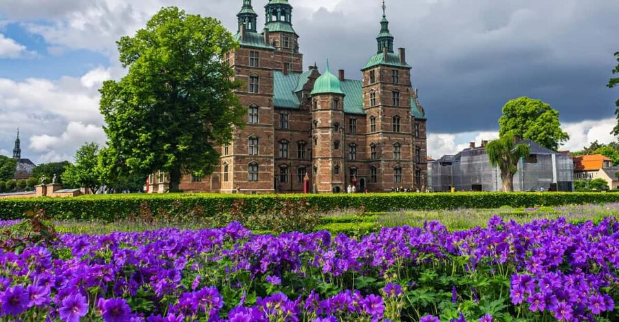 Copenhagen: Rosenborg Castle Tour with Skip-the-Line Ticket - Rosenborg Castle and the royal world of Christian IV