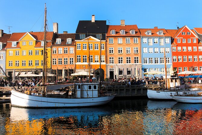 Copenhagen: Self Guided Scavenger Hunt and Tour - What the app adds to your city walk