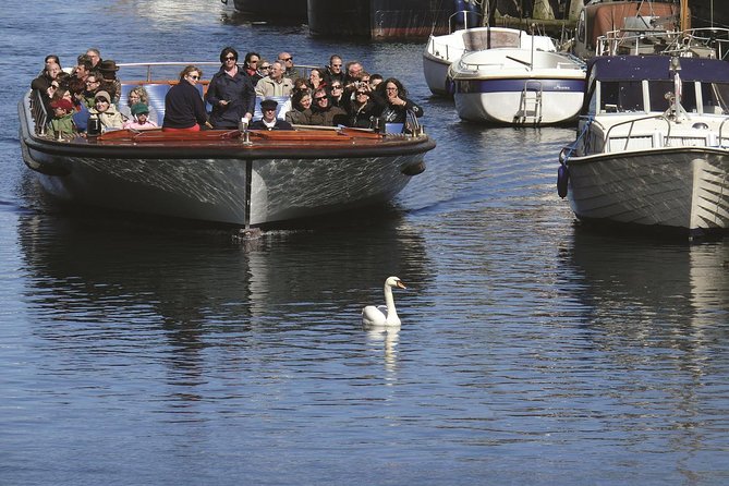 Copenhagen Sightseeing Classic Canal Tour With Live Guide - Why a one-hour cruise works so well in Copenhagen