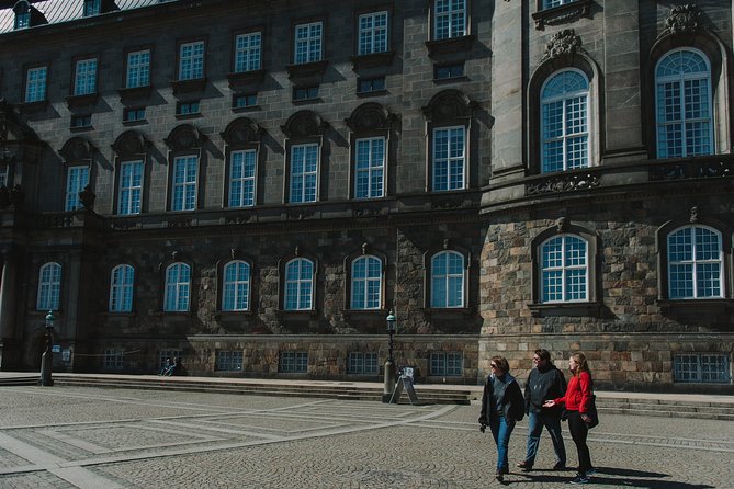 Copenhagen Walking Tour: Highlights and Hygge w/Lunch - Nyhavn lunch and a look at daily city life