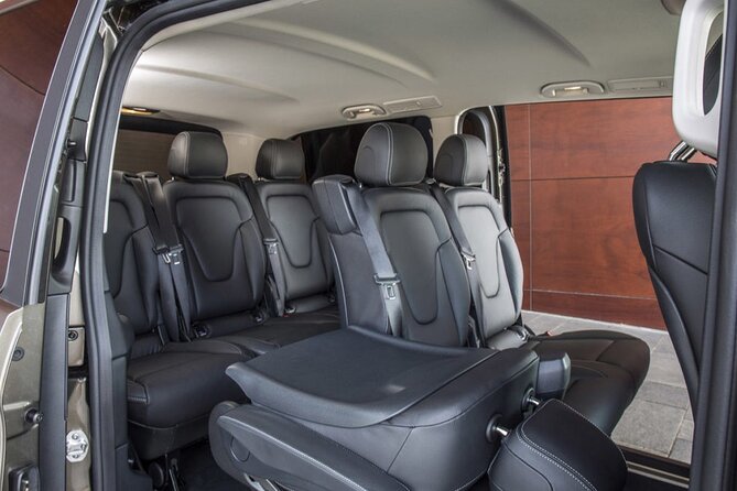 Departure by Luxury Vehicule Copenhagen to Copenhagen airport CPH - Choosing Between the Mercedes S Class and V Class
