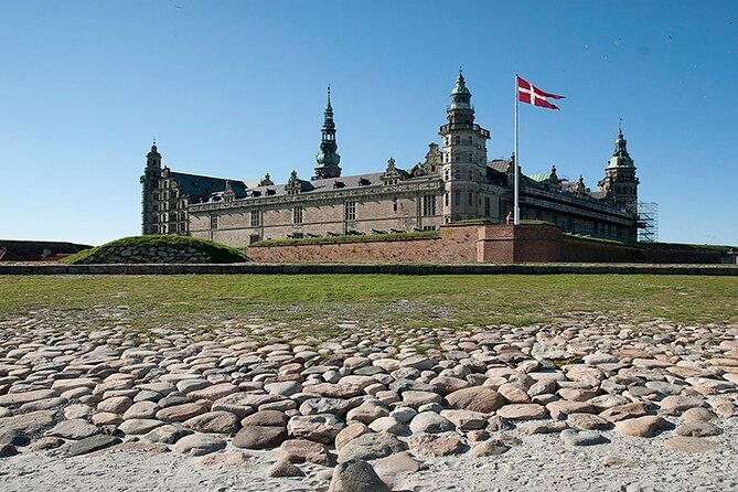 E Biking Adventure to Kronborg Castle - Starting at Humlebæk Station