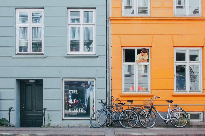 Explore Copenhagen in 60 minutes with a Local - City Hall starts the civic story