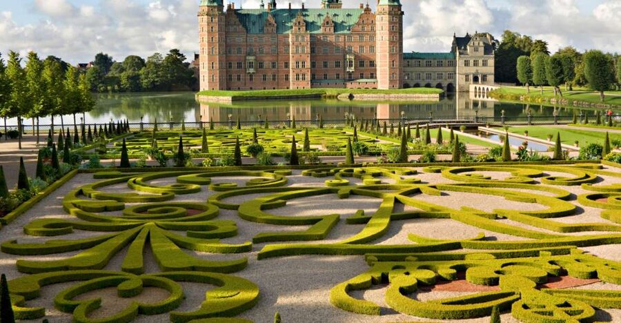 From Copenhagen: Private Frederiksborg Castle Tour - The art collection and the palace story