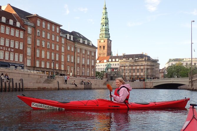 Kayak Tour in Copenhagen Harbor in May and September - A closer look at Copenhagens architecture