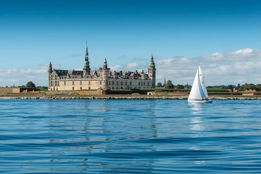 Kronborg Castle Entry Ticket - Reaching the castle from Copenhagen