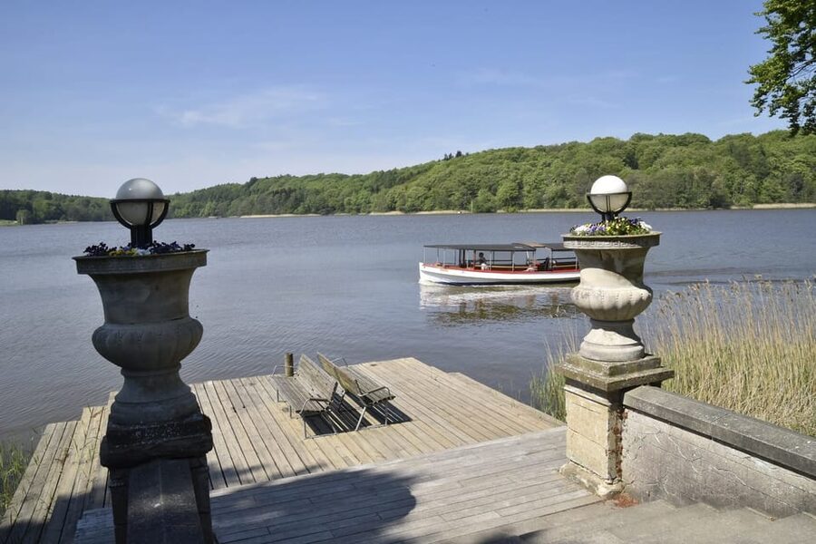 Lyngby & Bagsværd Lake: Baadfarten Boat Ride - Frederiksdal and the lakeside retreat