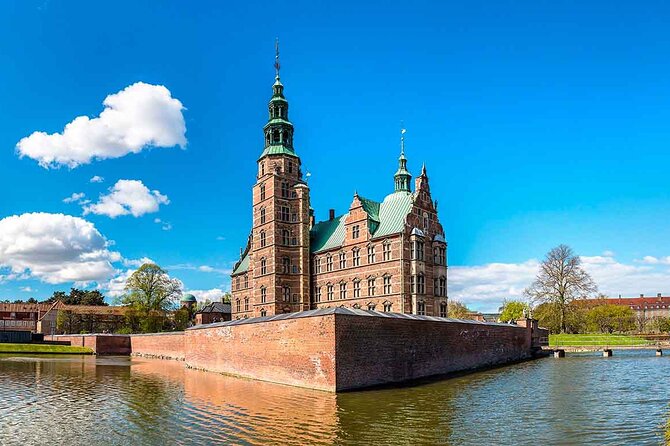 Native Walking Tour to Copenhagen - Rosenborg Castle and the Round Tower finish