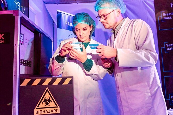 Outbreak Escape Room - Game masters Kassandra and Lasse add the human touch