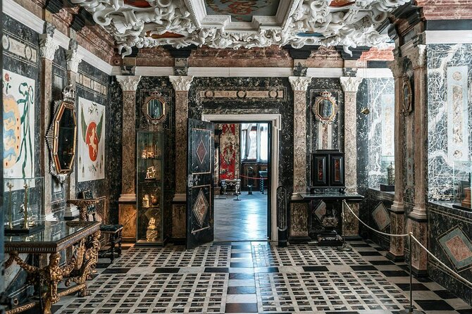 Rosenborg Castle Entry Ticket in Copenhagen - Is the castle easy to navigate?