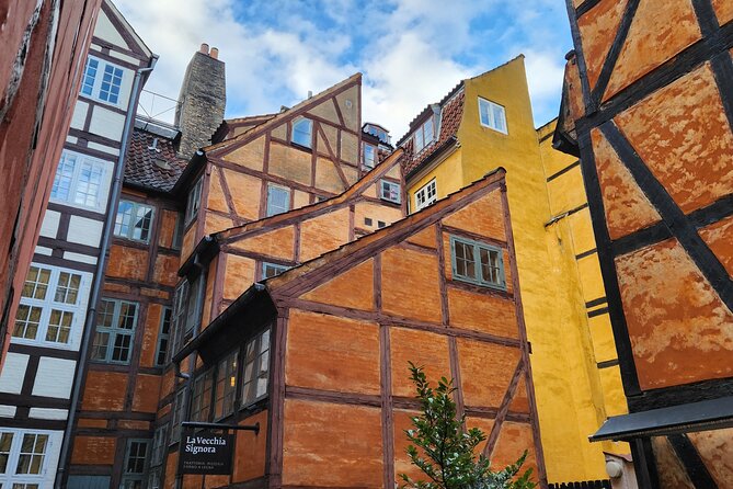 Sights & Gems: Medieval Copenhagen & Nyhavn with a local host - Rosenborg Castle and the calm of King’s Garden