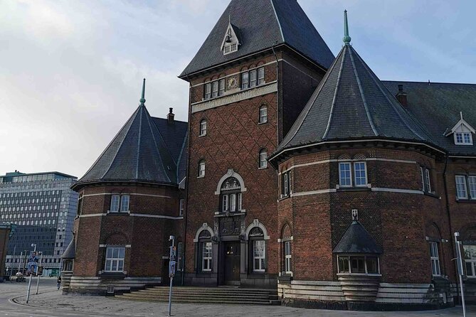 The Ancient Viking Stronghold of Aros: A Self-Guided Audio Tour in Aarhus - Passing ARoS and heading toward Den Gamle By