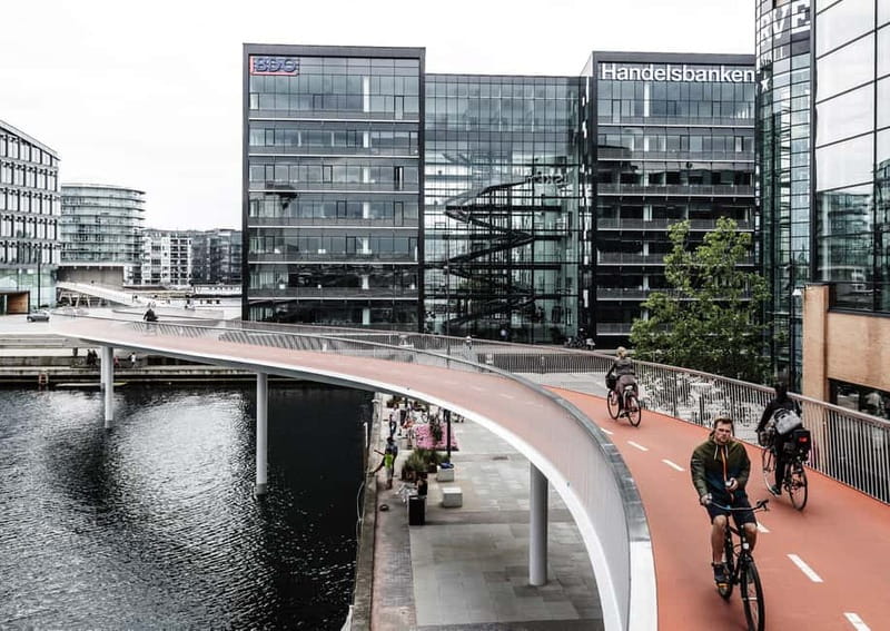 Urban Design and Livability E-bike Tour - Leaving the postcard center by e-bike