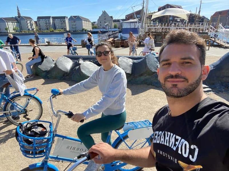 Urban Design and Livability E-bike Tour - Meeting local life on two wheels